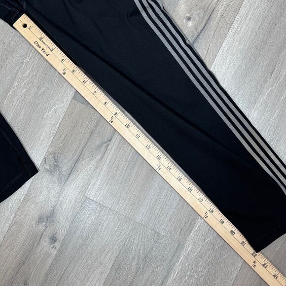 Victoria’s Secret Sport Reflective Stripe Capri Leggings Black Medium - Picture 10 of 11